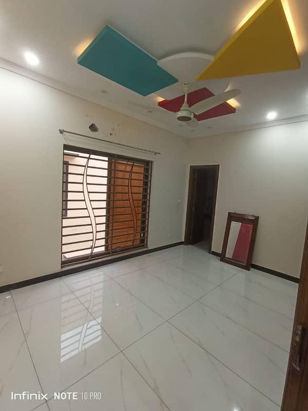 10 Marla upper portion available for rent in ghulbahar block bahria town lahore 12