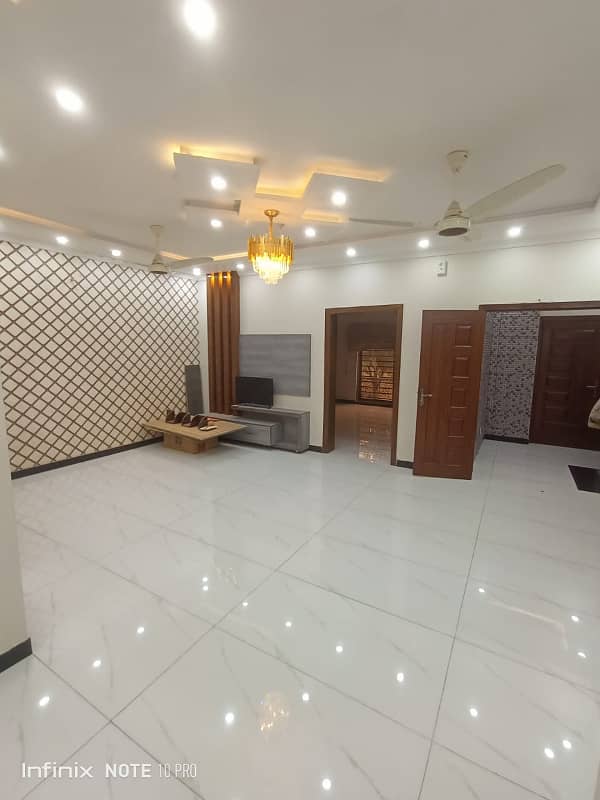 10 Marla upper portion available for rent in ghulbahar block bahria town lahore 15