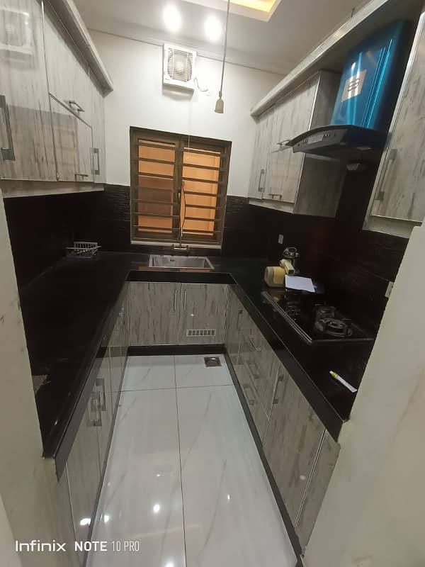 10 Marla upper portion available for rent in ghulbahar block bahria town lahore 21