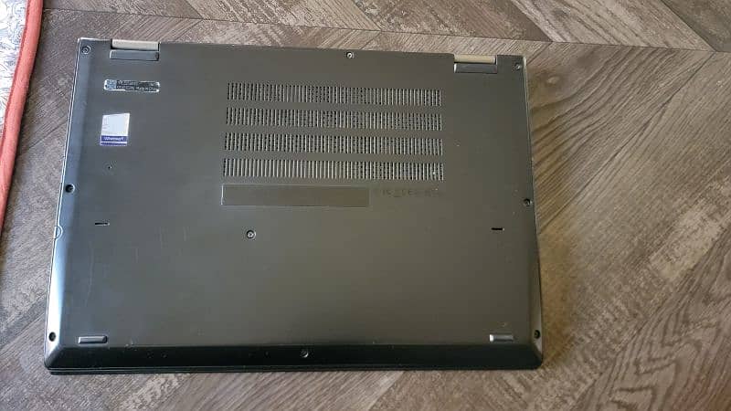 Lenovo Thinkpad Yoga 370 i5 7th gen 3