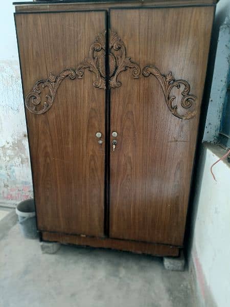 Wardrobe sell in good condition 1