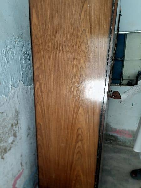 Wardrobe sell in good condition 2