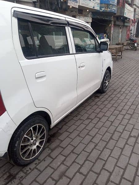 Suzuki Wagon R 2019 3
