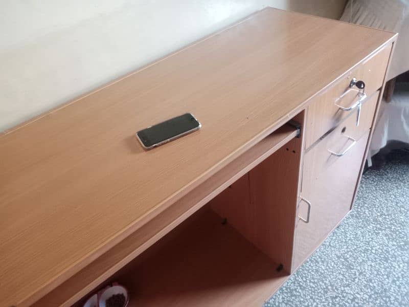 Computer table with drawers 03255263538 1