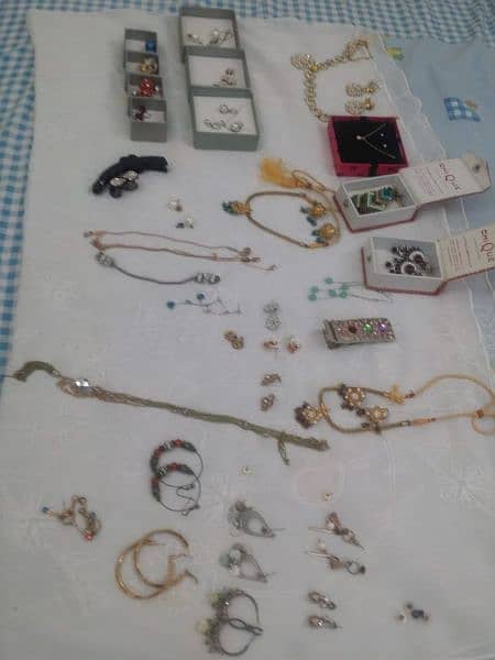 jewellery in good codition 12