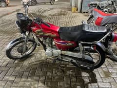 UNITED 125 2018 MODEL RED COLOUR
