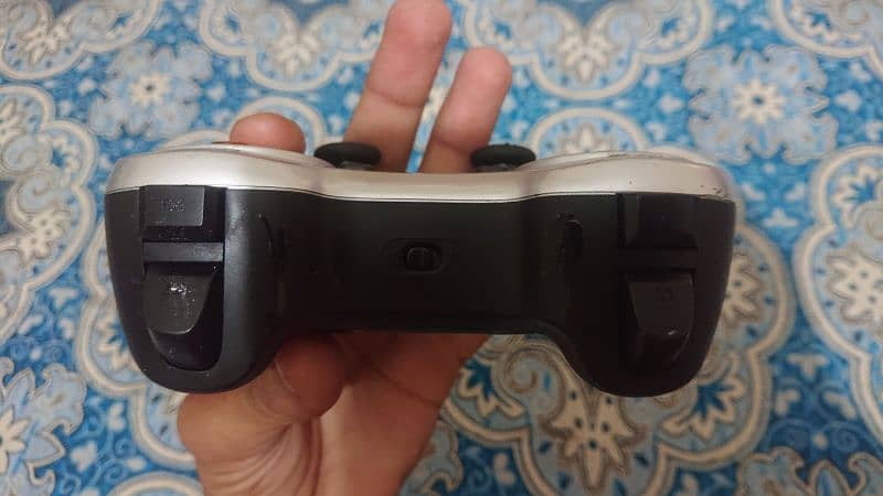 Logitech F710 Wireless controller 1