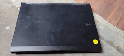 Dell Latitude E5500 0