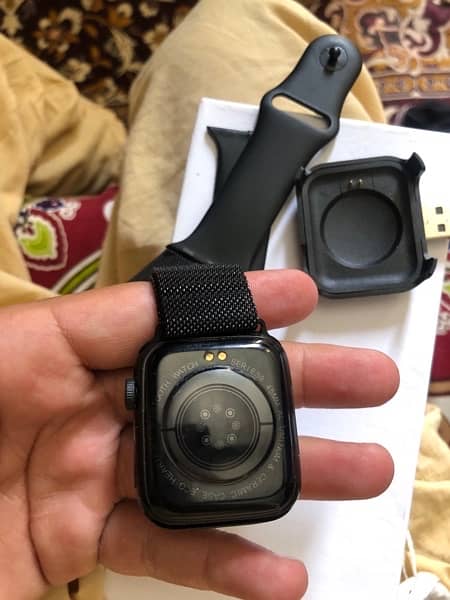 Smart watch series 9 black coler 10/10 condition 2