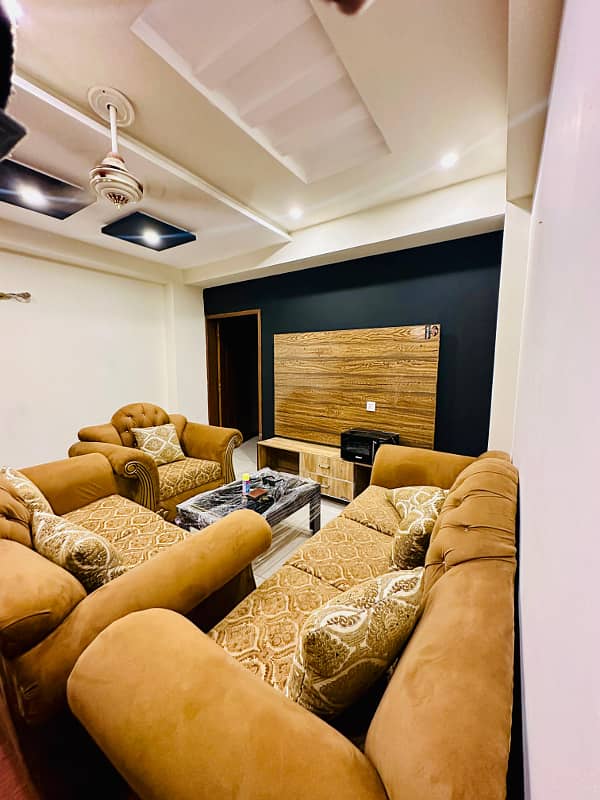 One bedroom VIP apartment for rent on daily basis in bahria town 1