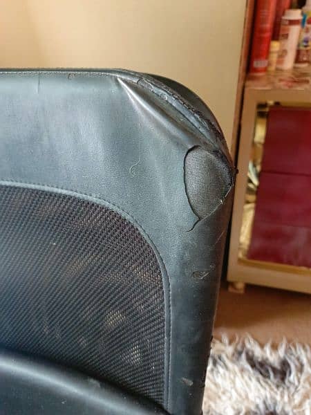 computer chair one piece condition 10 by 8 9