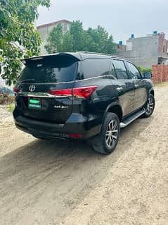 Fortuner available for rent 0
