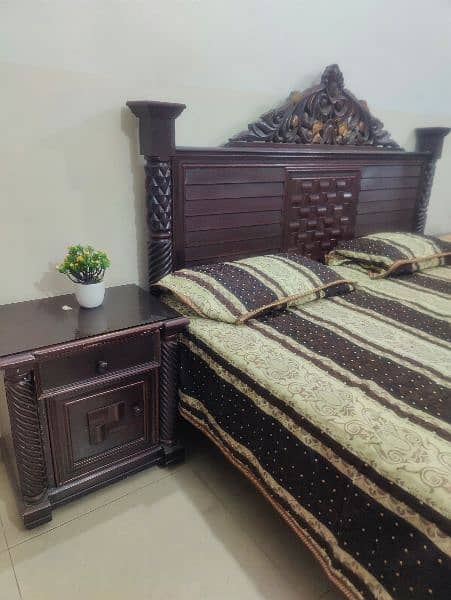 Bed set + Dressing table for sale 3