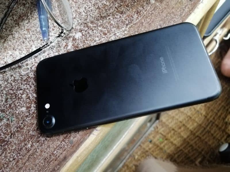 i phone 7 128GB non PTA all ok just mobile without box 1