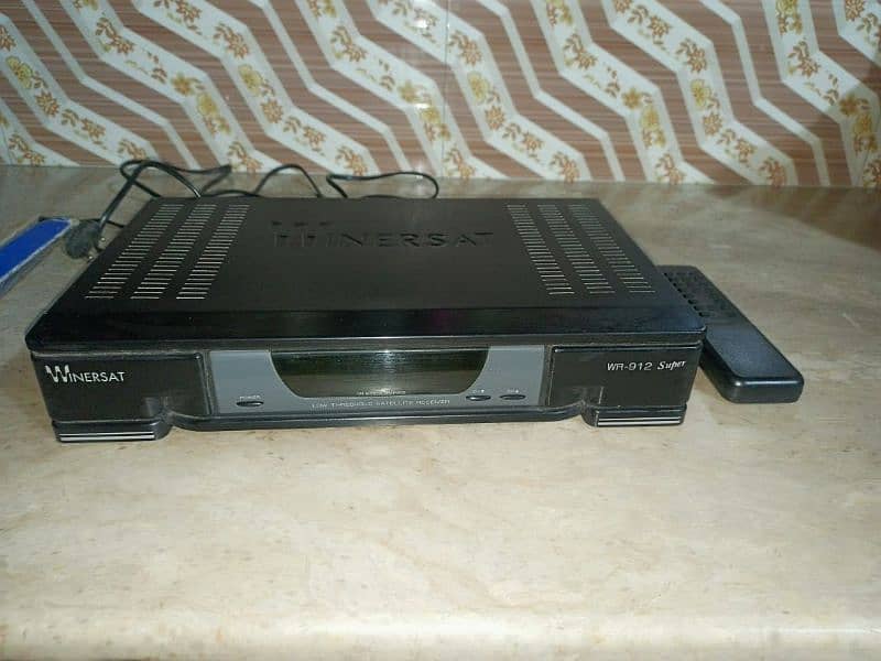 VCR / Dish Box / Dish Anteena For Sale Urgently 1