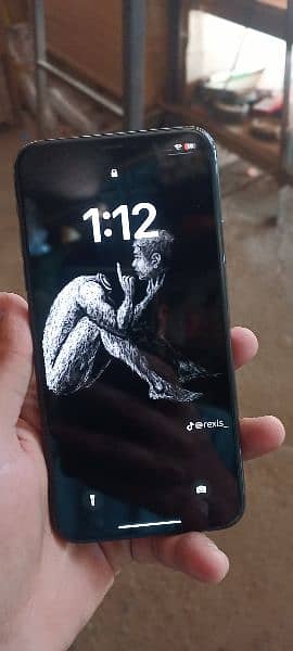 I phone 11 pro mex 4