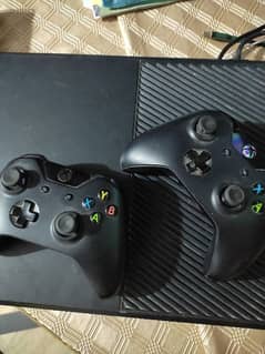 XBOX One 1TB With 2 Original Wireless Controllers ,Games  Urgent Sale
