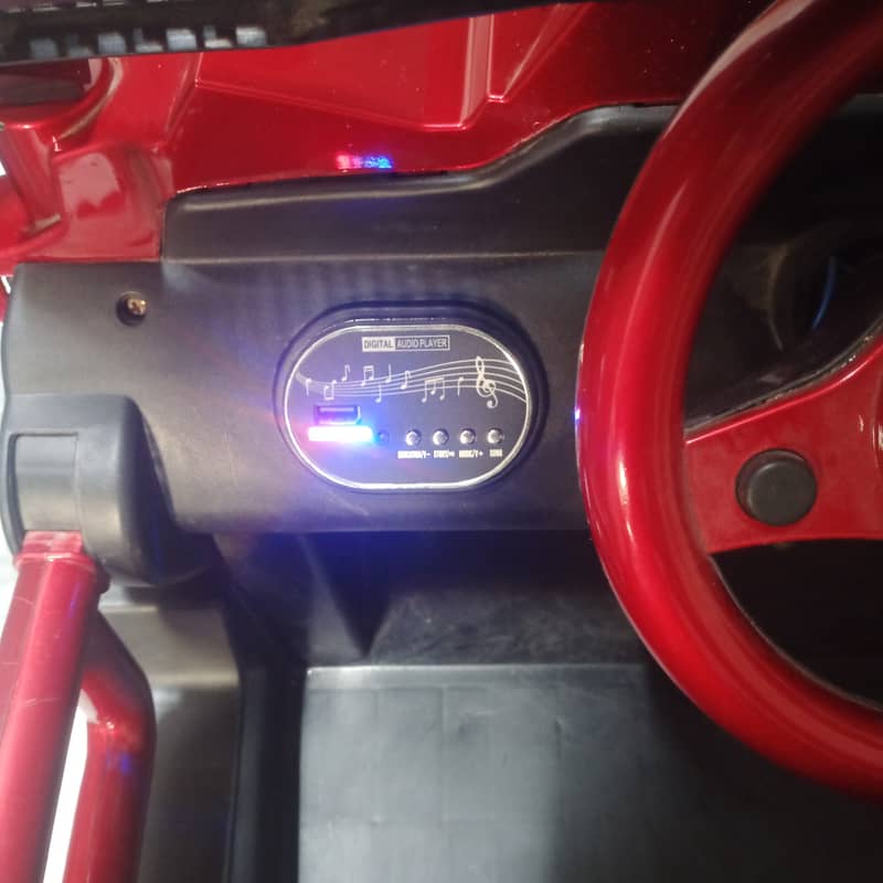 Baby jeep red colour charging wali 1
