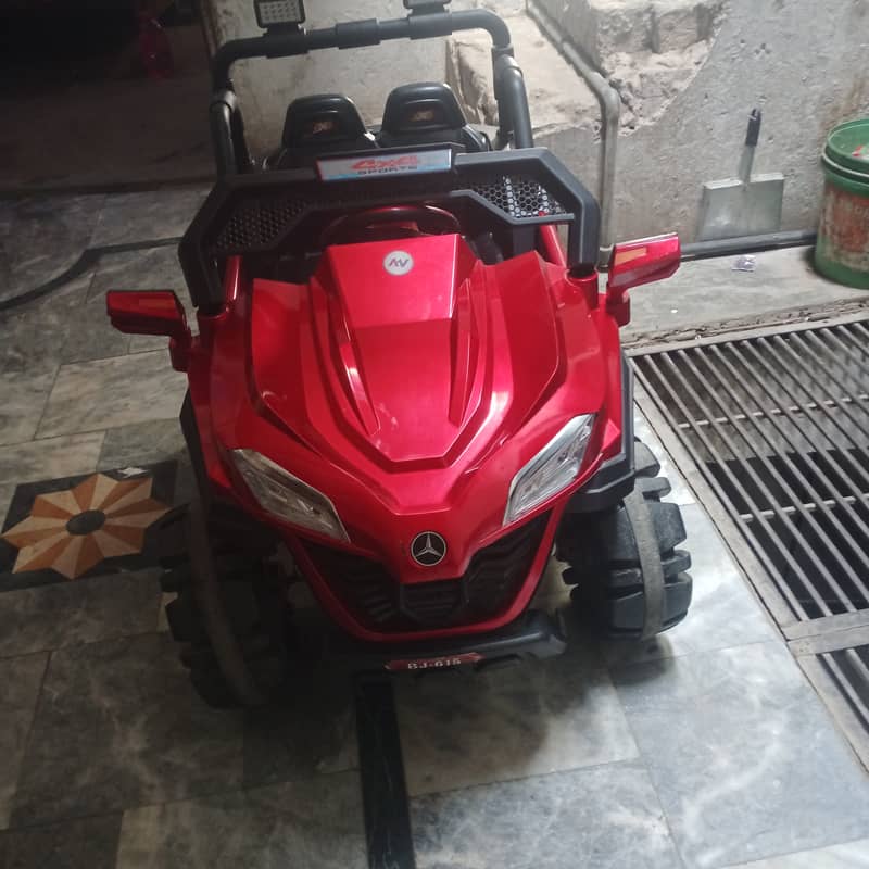 Baby jeep red colour charging wali 4