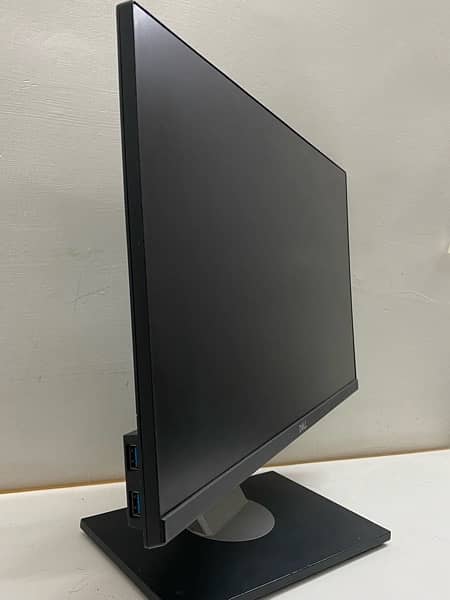 DELL-P2219HC 22 Monitor with Type-c thunderbolt port 2
