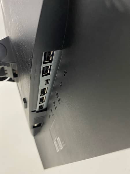 DELL-P2219HC 22 Monitor with Type-c thunderbolt port 3