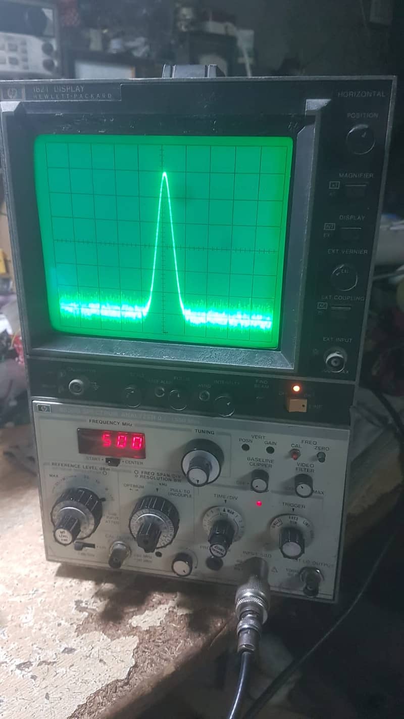 HP 8558B Spectrum Analyzer 0