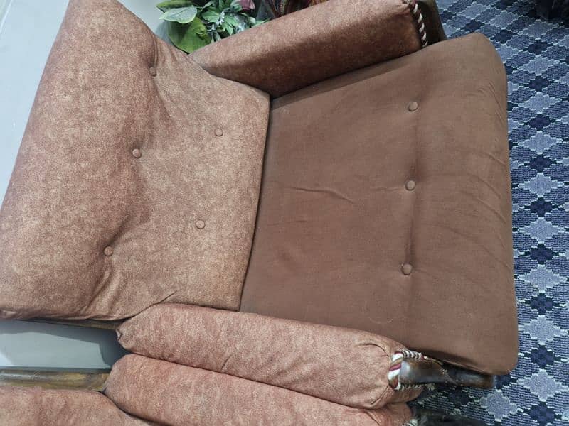 5 seater sofa set for sale condition wood 10/10 foam 7/10 0