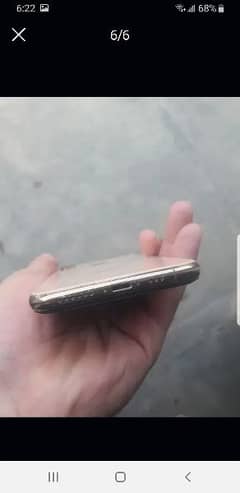 I phone Xs Gold color
