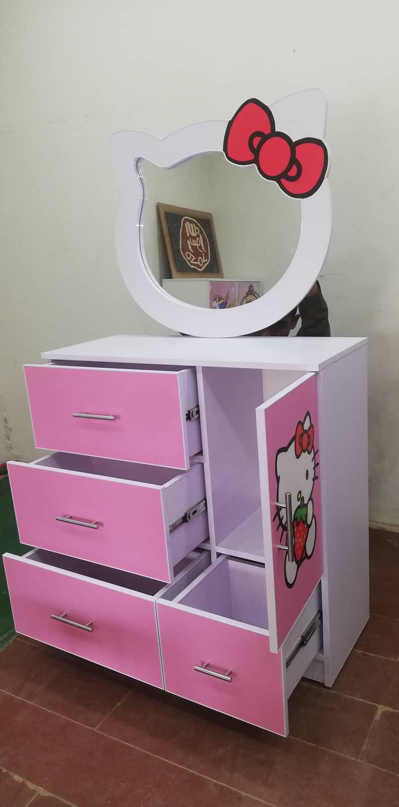 Brand New Dressing Table for girls , Hello Kitty Table For Girls 3