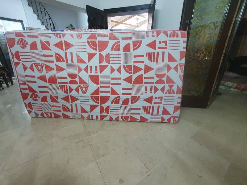 2 mattres Alizeh foam mattress used only for 6 months
Condition 10/10 2