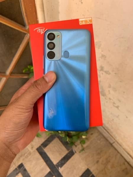 Itel vision 3 64+3gb 0