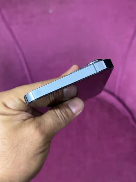 iPhone 13 Pro Max 256GB Sierra Blue 96% Battery Health 6