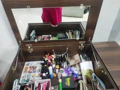 Makeup And Amenities Console