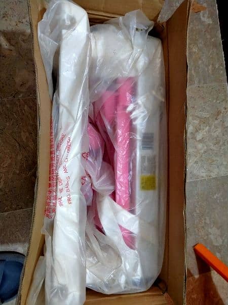 baby high chair almost new 1