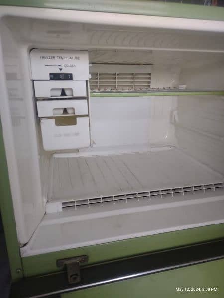 National Refrigerator made in Japan No frost 2