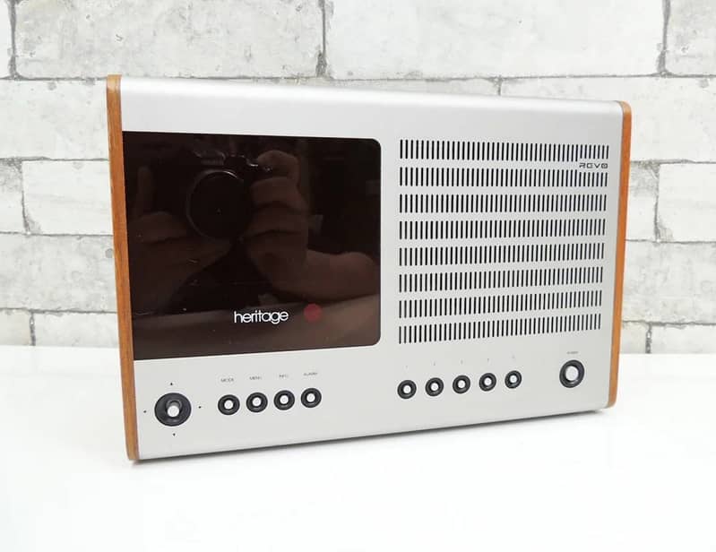 Revo Heritage Multi Format Internet Radio - AWARD WINNING 4