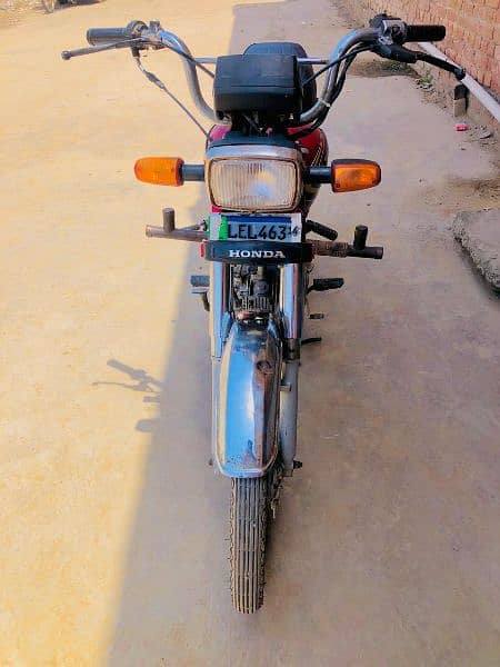 Urgent Sale honda 70---- 14 model conditions 10 by9  am First orner 2