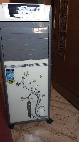 Geepas GAC 9442 10/10 condition with remote control,box and ice bottle 1