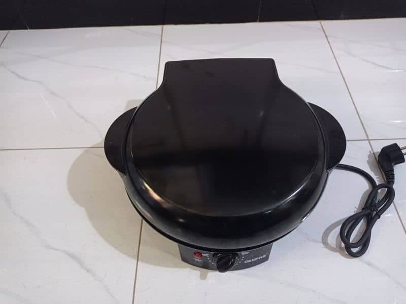 Geepas Pizza Maker GPM-2035 P 2