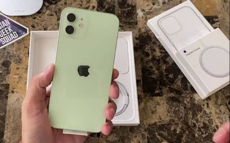 iphone 12 10/10 green colour forsale 1