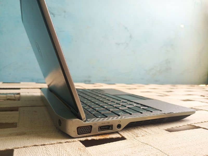 Dell Latitude E6230 (without Battery) 1
