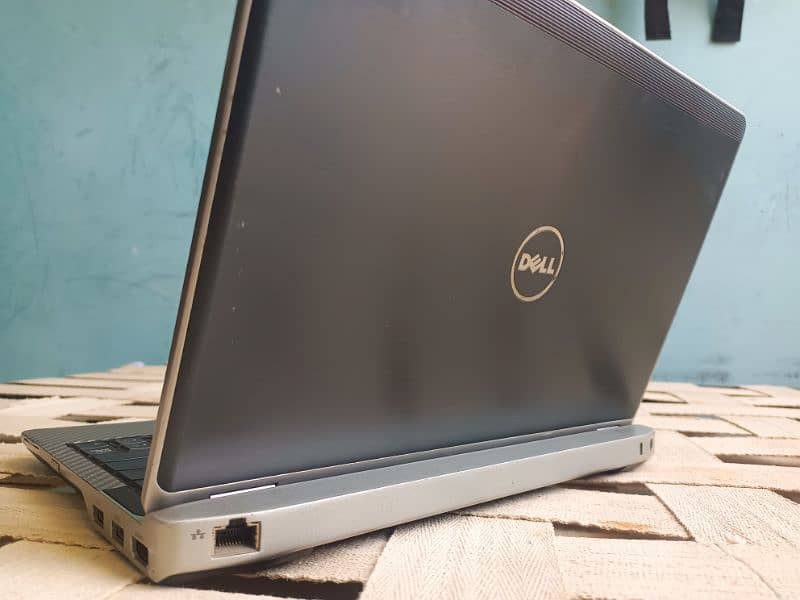 Dell Latitude E6230 (without Battery) 3