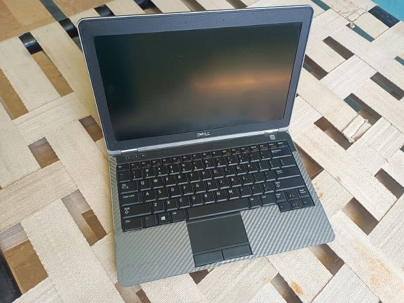 Dell Latitude E6230 (without Battery) 5