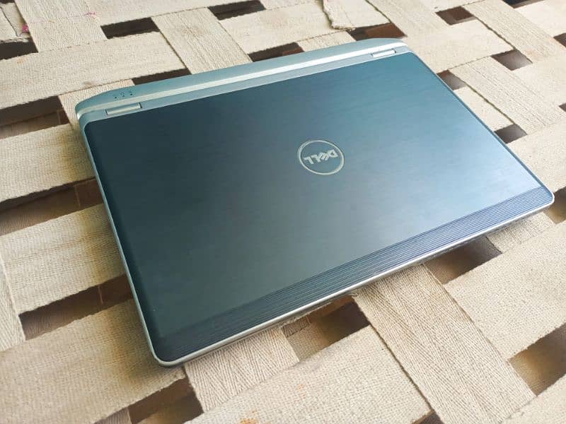 Dell Latitude E6230 (without Battery) 11
