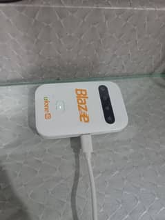 Ufone 4g blaze wifi device with box and charger