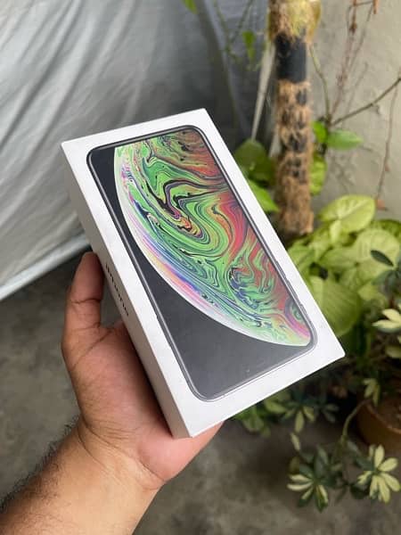 Apple iPhone Xs Max [512 GB, PTA approved, 95% BH, Full box] 9