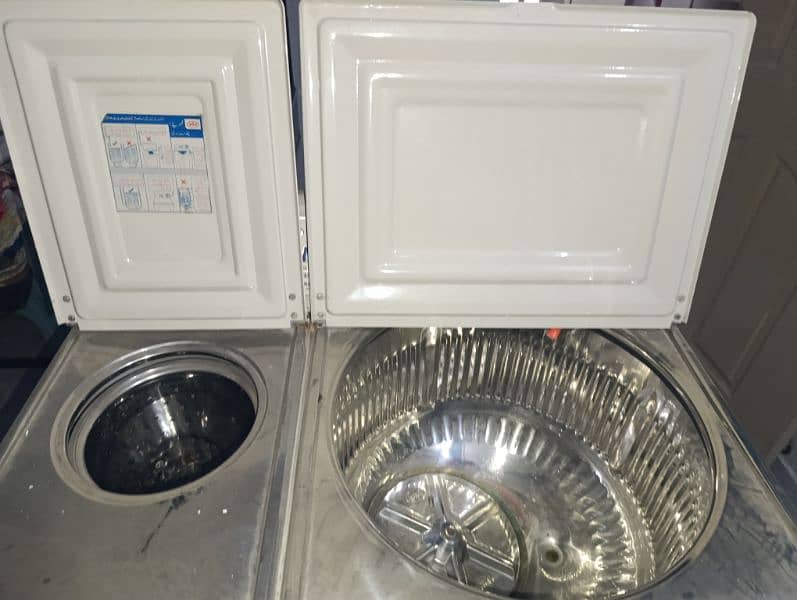 I want to sell Indus washing machine with dryers 4