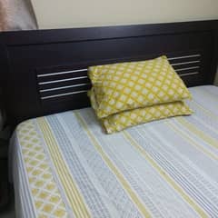 Wooden bed 6/6.5