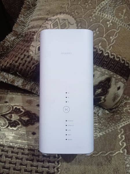 Huawei 4G+ WiFi SIM Router 0