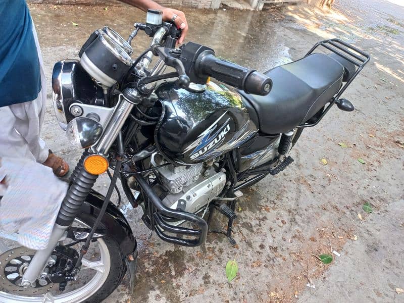 Suzuki GS 150 for sell 2022 July registered 1
